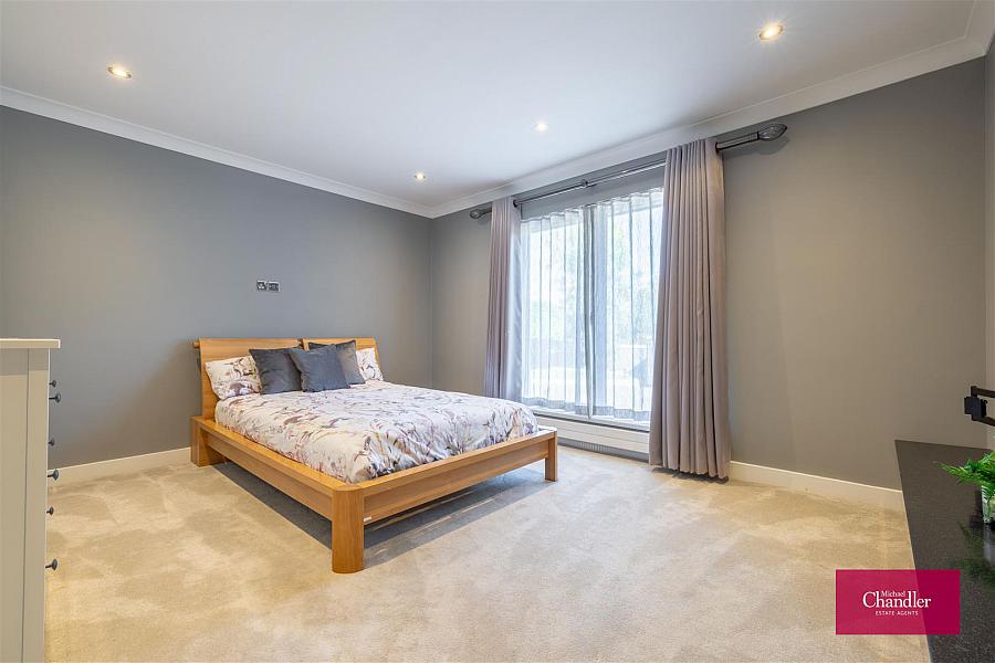 6 Glen Road