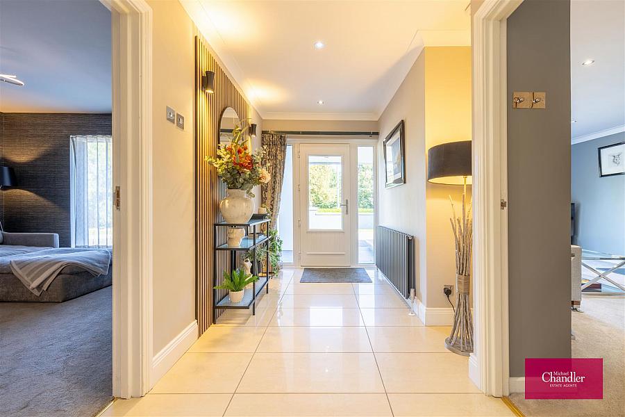 6 Glen Road