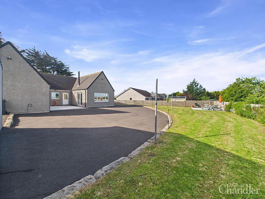 82A Manse Road 82A Manse Road