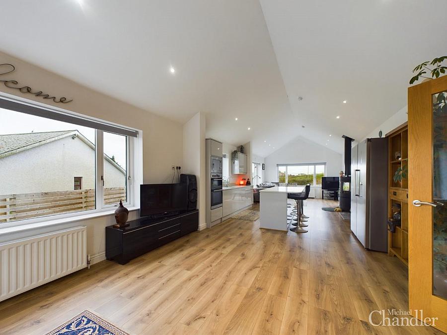 82A Manse Road 82A Manse Road