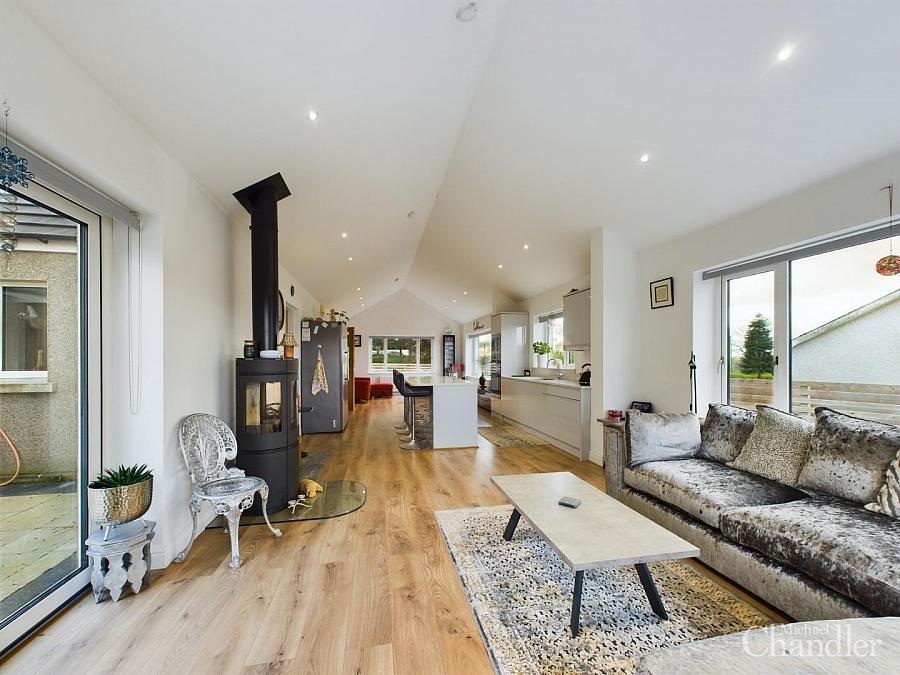 82A Manse Road 82A Manse Road