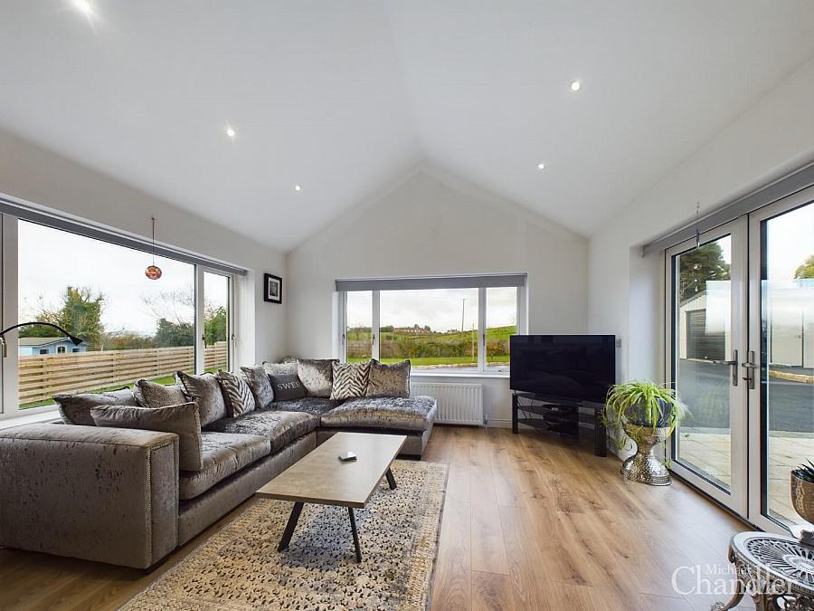 82A Manse Road 82A Manse Road