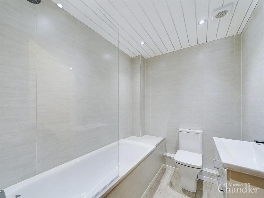 Apt 26 Annadale Mews