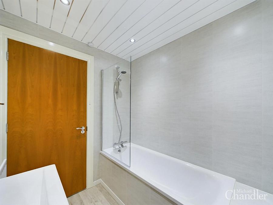 Apt 26 Annadale Mews