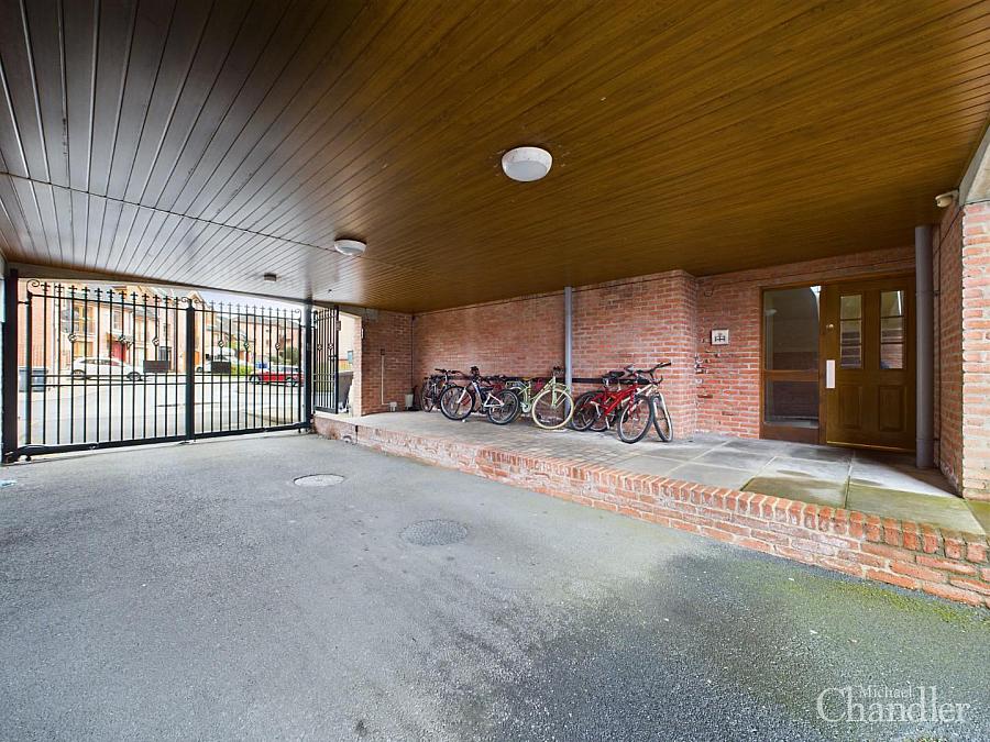 Apt 26 Annadale Mews