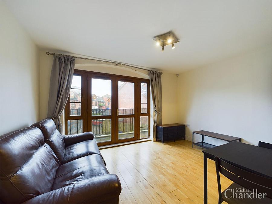 Apt 26 Annadale Mews