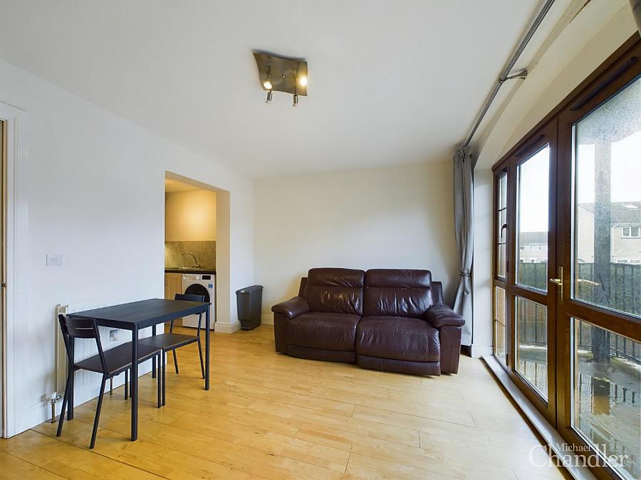 Apt 26 Annadale Mews