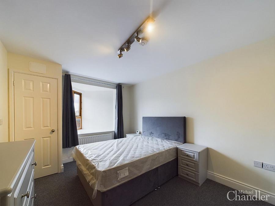 Apt 26 Annadale Mews