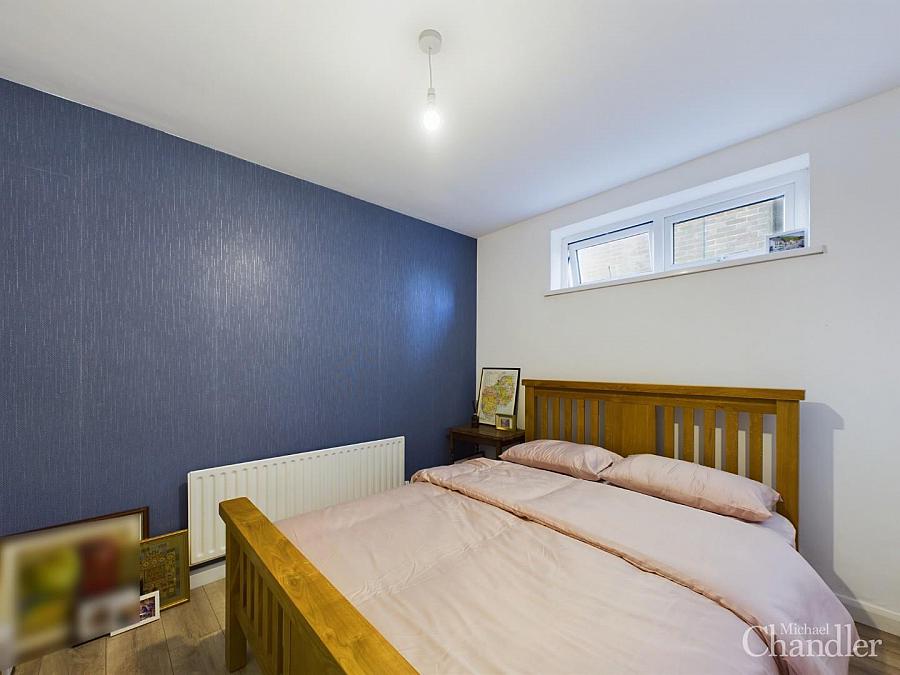 19 Glennor Crescent