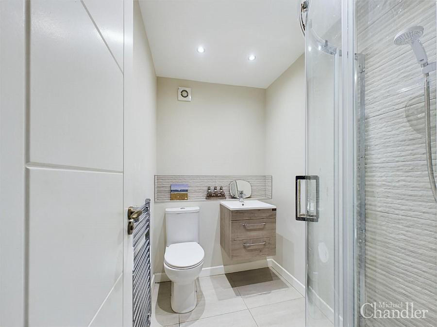 19 Glennor Crescent
