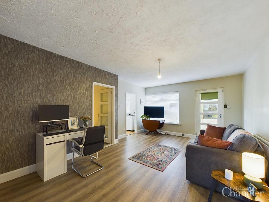 19 Glennor Crescent