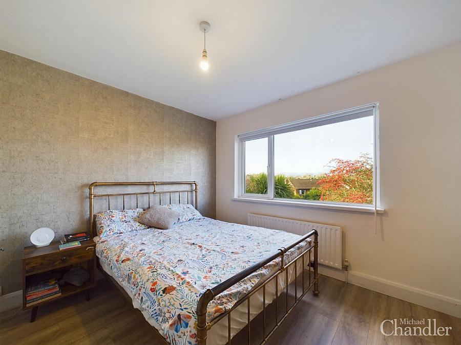 19 Glennor Crescent