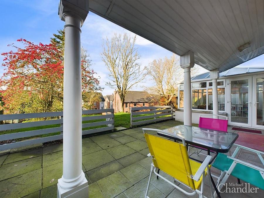 19 Glennor Crescent
