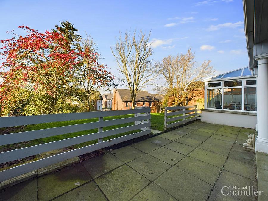 19 Glennor Crescent