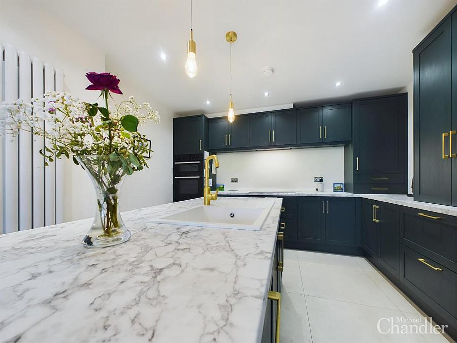 19 Glennor Crescent