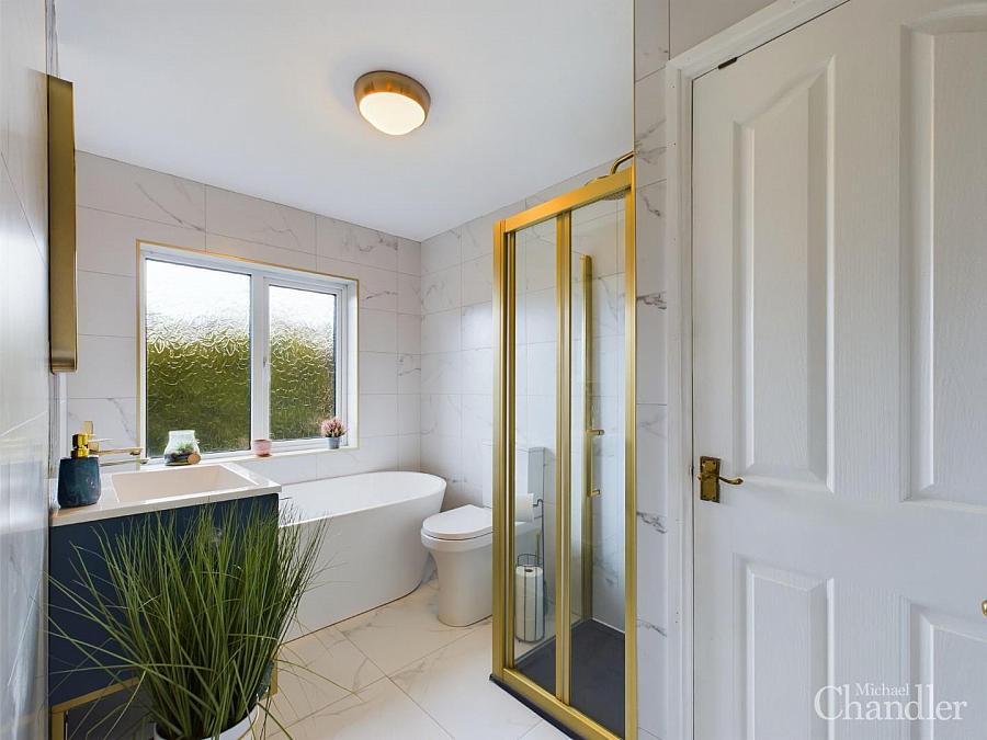 6 Finsbury Drive