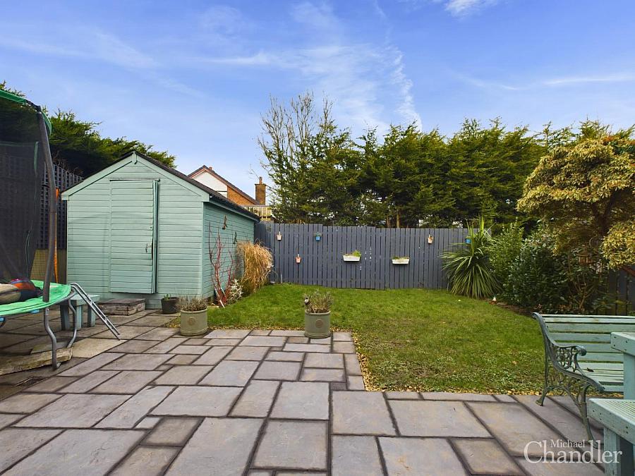 6 Finsbury Drive