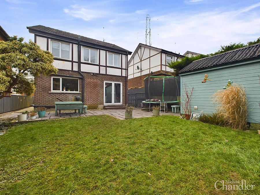 6 Finsbury Drive