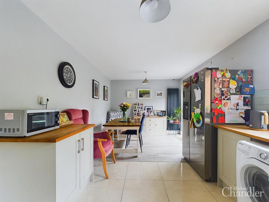 6 Finsbury Drive