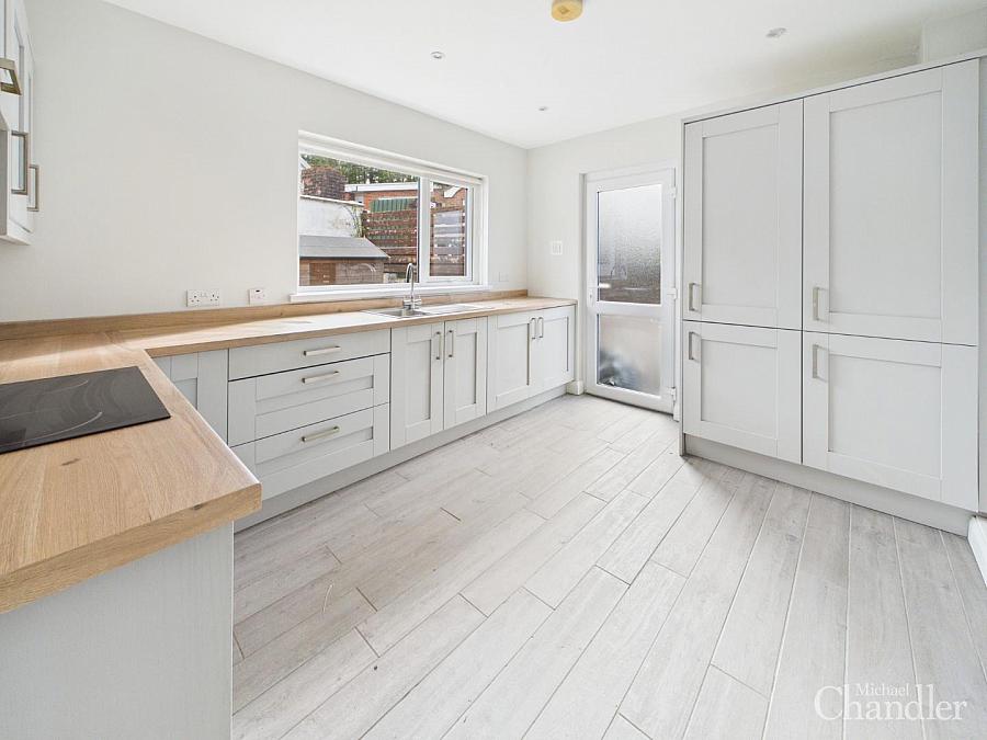 16 Old Saintfield Road