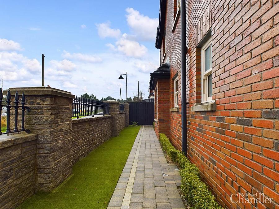 1 Hillsborough Road Mews