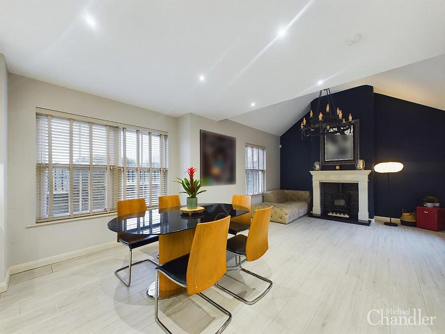 1 Hillsborough Road Mews