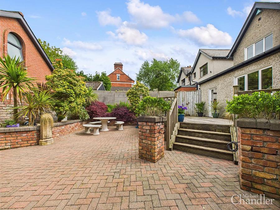 41 Upper Knockbreda Road