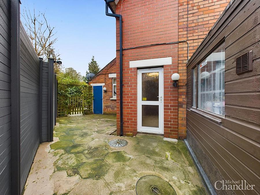 73 Earlswood Road