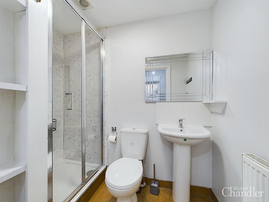 Flat 2 90 University Avenue