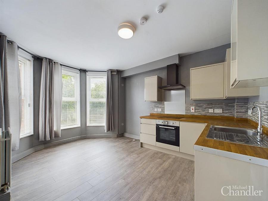 Flat 2 90 University Avenue