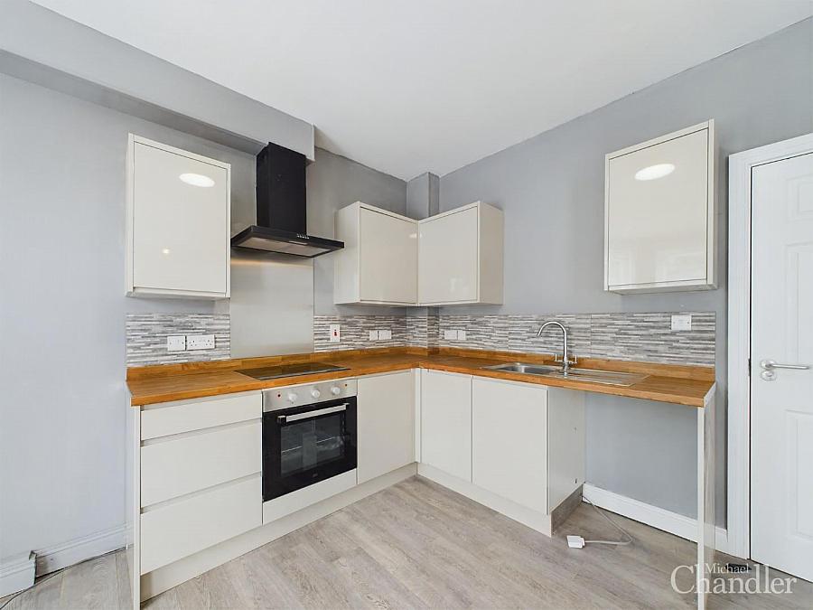 Flat 2 90 University Avenue