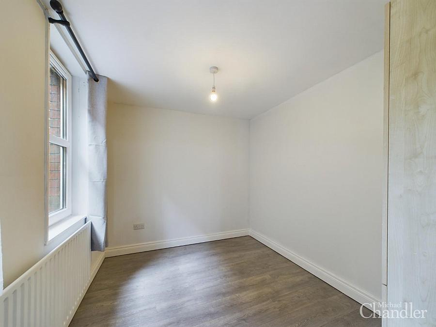 Flat 2 90 University Avenue