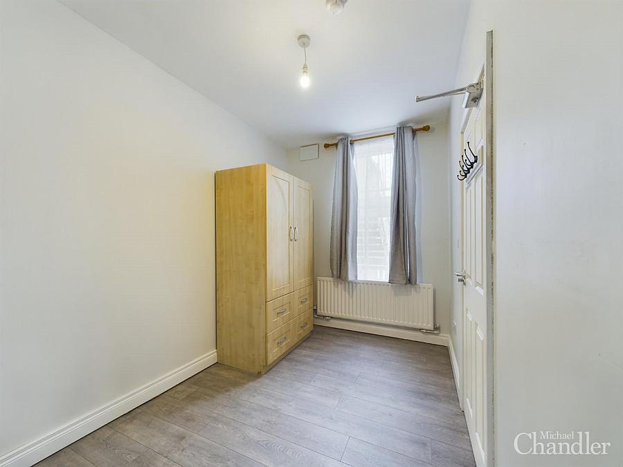 Flat 2 90 University Avenue