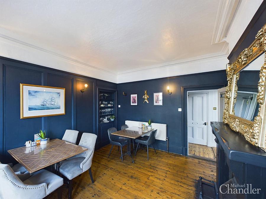 Cafe, Airbnb & Business Opportunity Kings Road