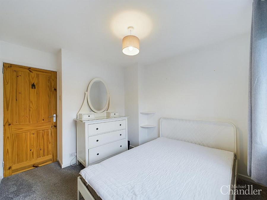 16a Hanwood Drive