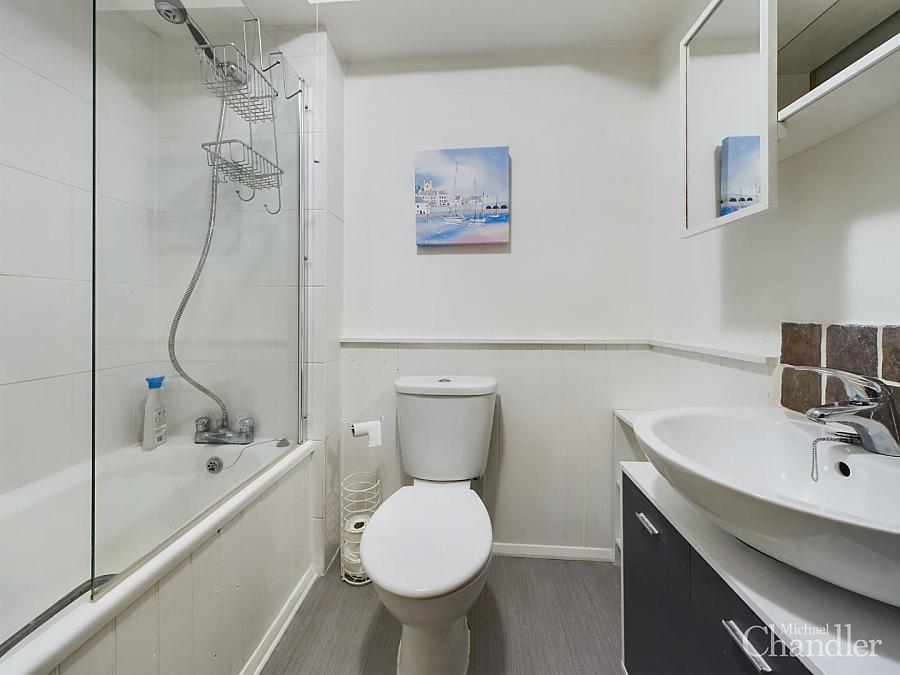 16a Hanwood Drive
