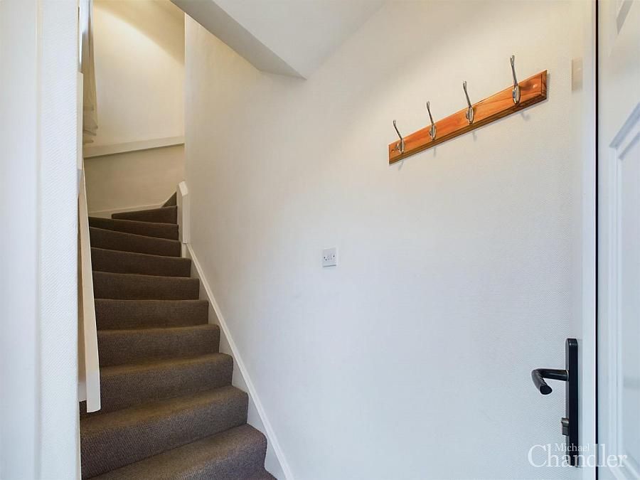 16a Hanwood Drive