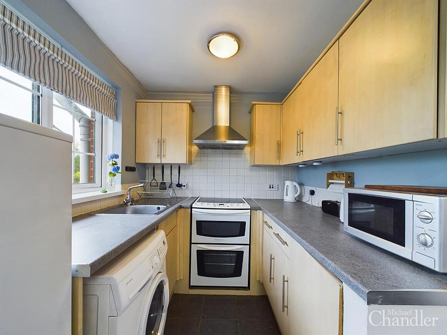 16a Hanwood Drive