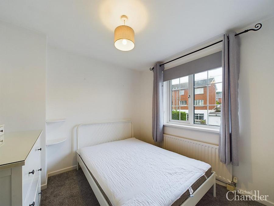 16a Hanwood Drive