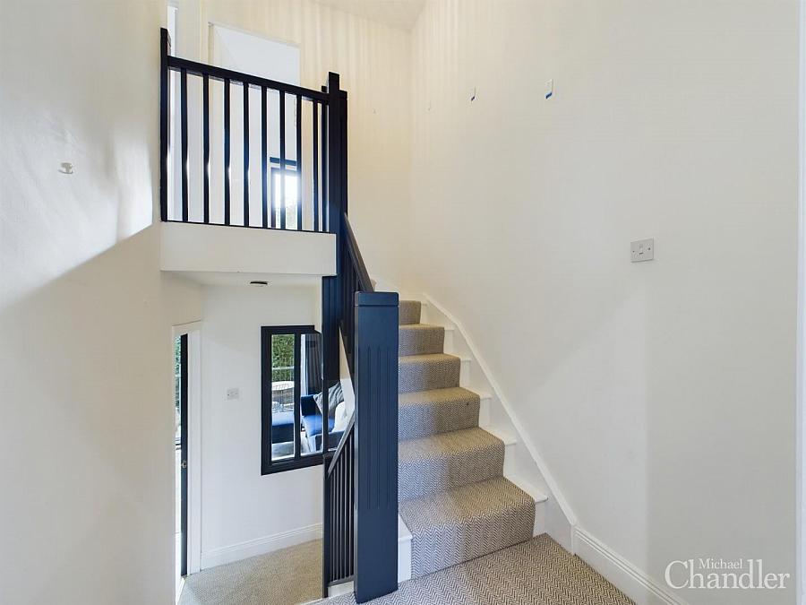 6 Balmoral Mews