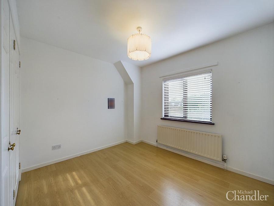 6 Balmoral Mews