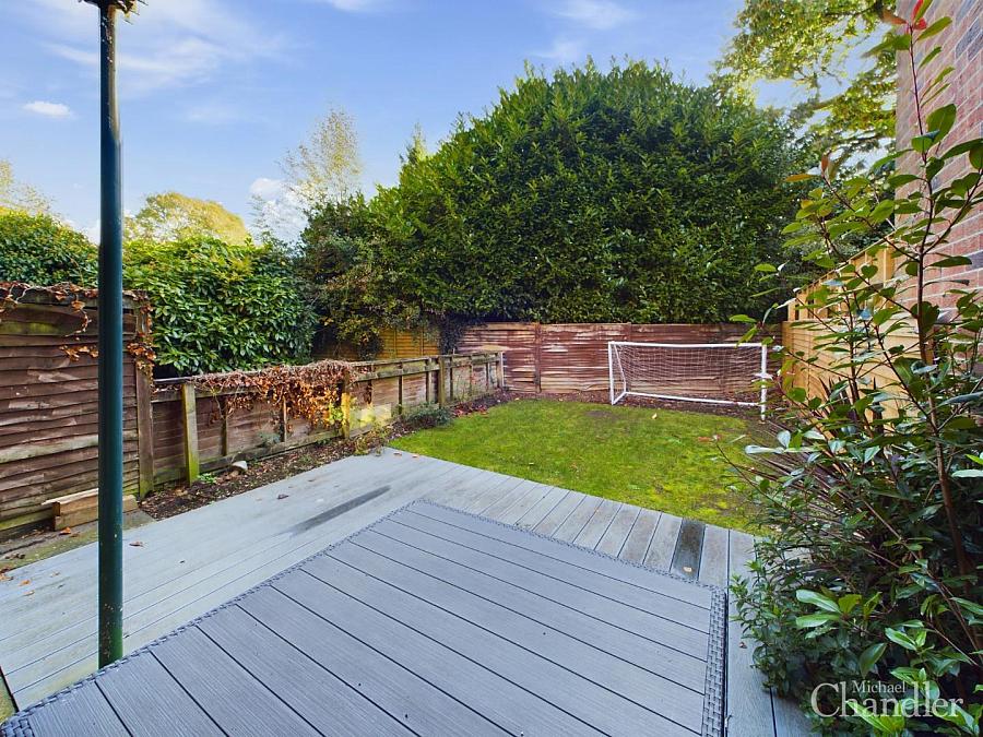 6 Balmoral Mews