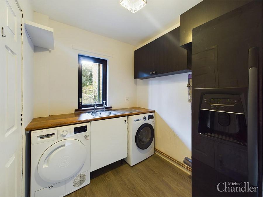 6 Balmoral Mews