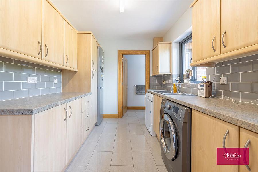 41 Lisleen Road South