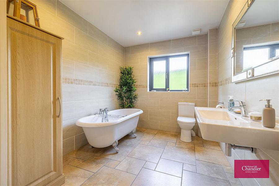 41 Lisleen Road South
