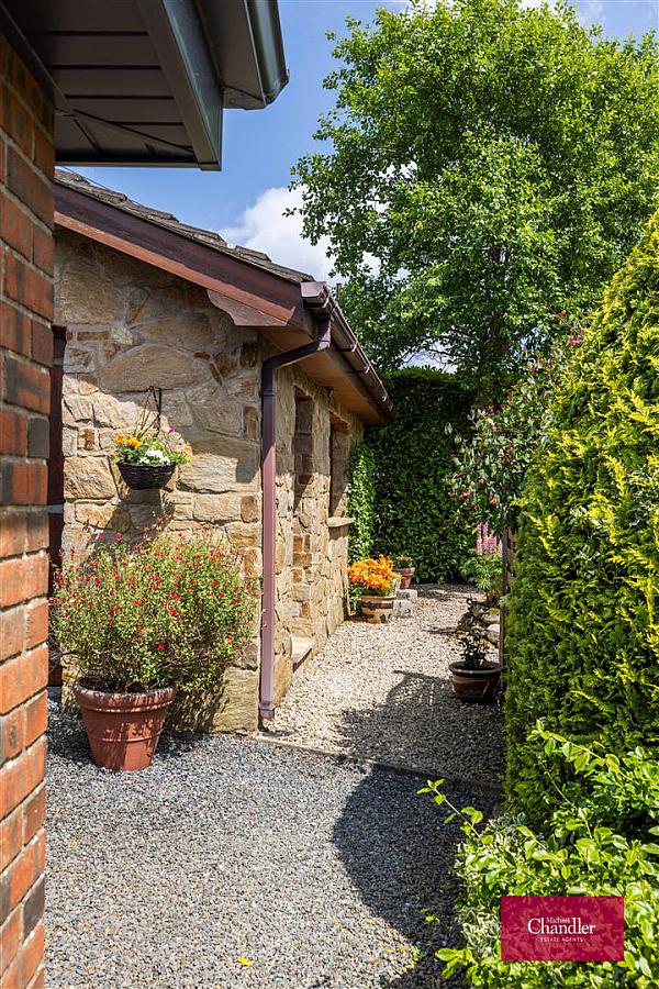 41 Lisleen Road South
