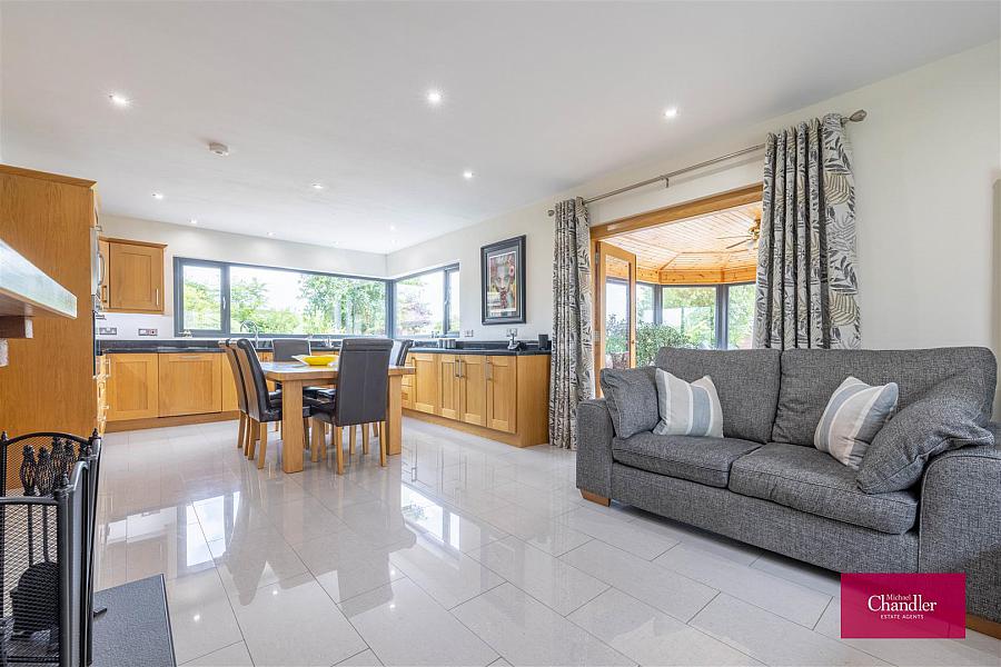 41 Lisleen Road South