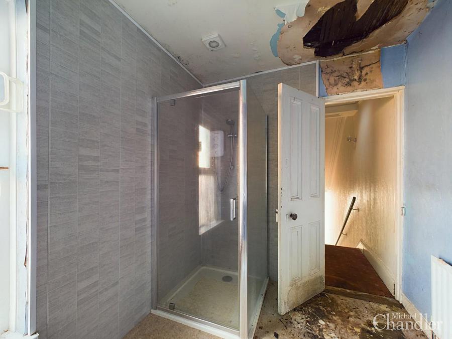 21 Agincourt Avenue