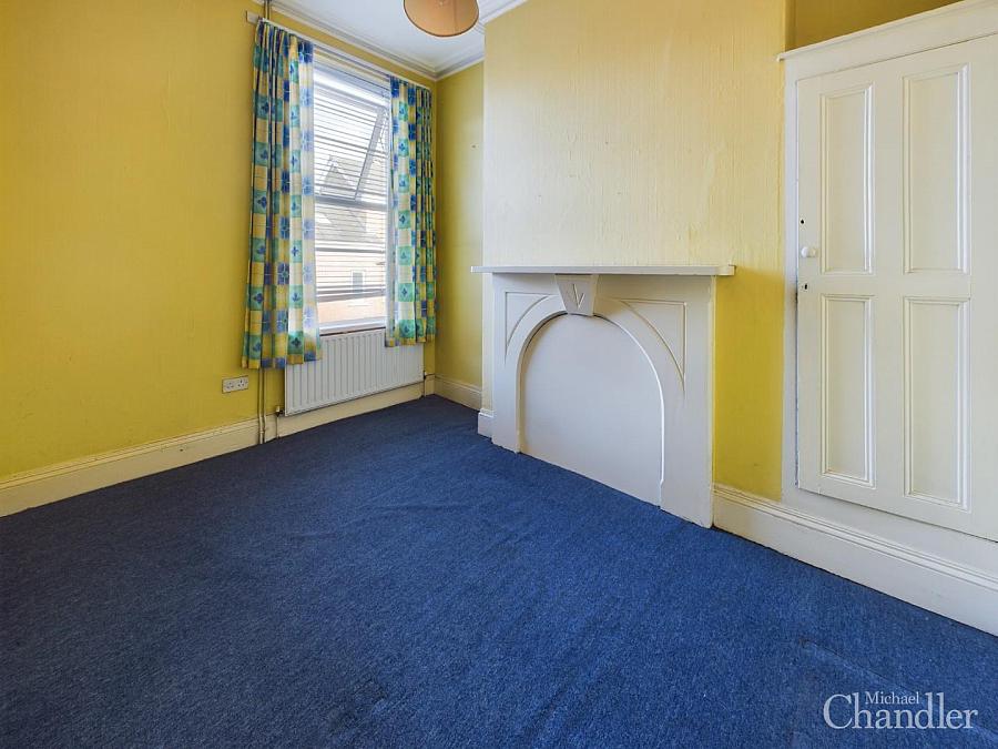 21 Agincourt Avenue