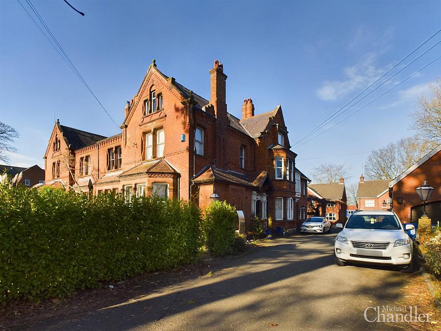 Apt 3 Moyallon Gardens 25 Annadale Avenue